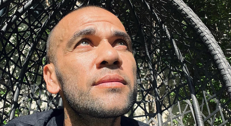 Daniel Alves tem pedido de liberdade negado na Espanha - Prisma - R7 ...