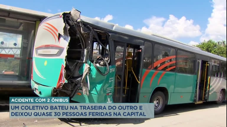 Vídeo: Passageiros são socorridos após acidente com ônibus do Move em BH