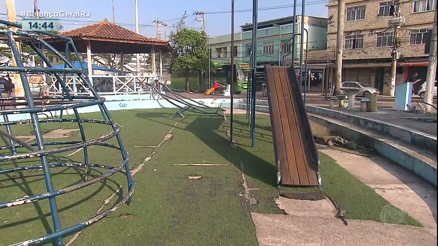 Vídeo: Moradores reclamam de praça abandonada em Caxias (RJ)