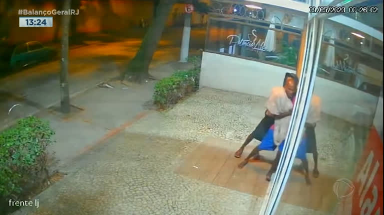 Vídeo: Polícia Militar prende dupla por furto de loja em Niterói
