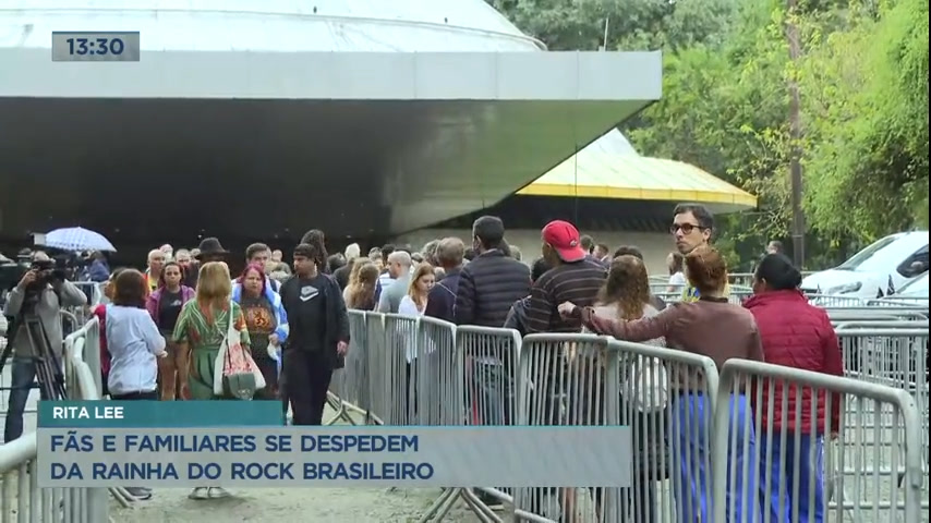 Vídeo: Fãs e familiares se despedem de Rita Lee em cerimônia em planetário de São Paulo