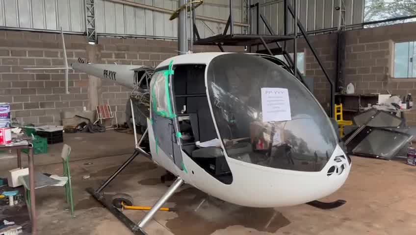 Vídeo: Polícia confisca helicóptero do tráfico de drogas na Operação Helix
