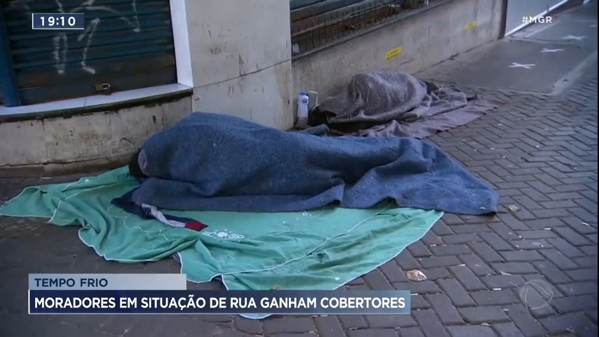 Vídeo: Campanha promove entrega de cobertores para moradores em situação de rua