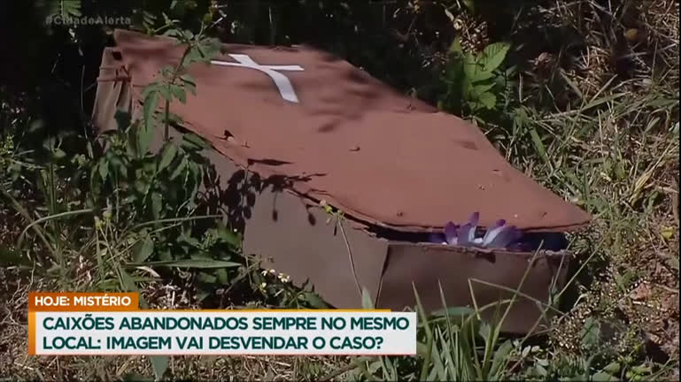 Vídeo: Caixões abandonados assustam moradores de Brasília