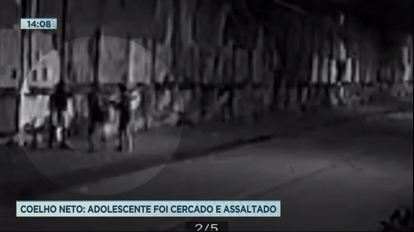 Vídeo: Adolescente é cercado e assaltado em Coelho Neto, zona norte do Rio