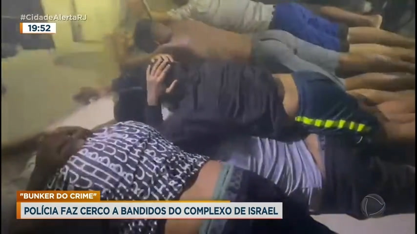 Vídeo: Polícia prende 17 suspeitos durante operação no Complexo de Israel, na zona norte do Rio