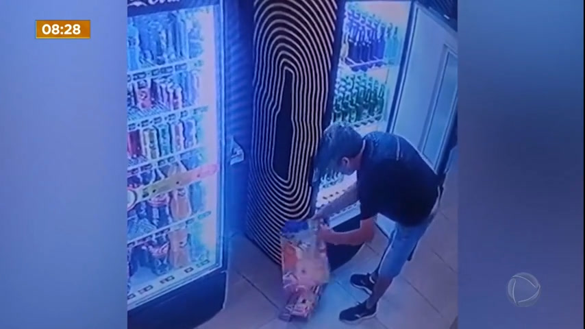 Vídeo: Homem furta cervejas de geladeira que atende moradores de condomínio em Águas Claras (DF)