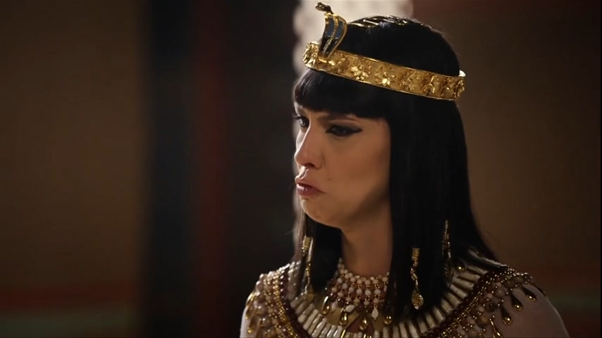 Vídeo: Nefertari se preocupa com praga e ameaça Ramsés | Os Dez Mandamentos
