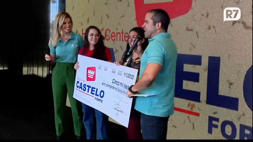 Vídeo: Record TV nas Cidades distribui prêmios para a população do Sol Nascente