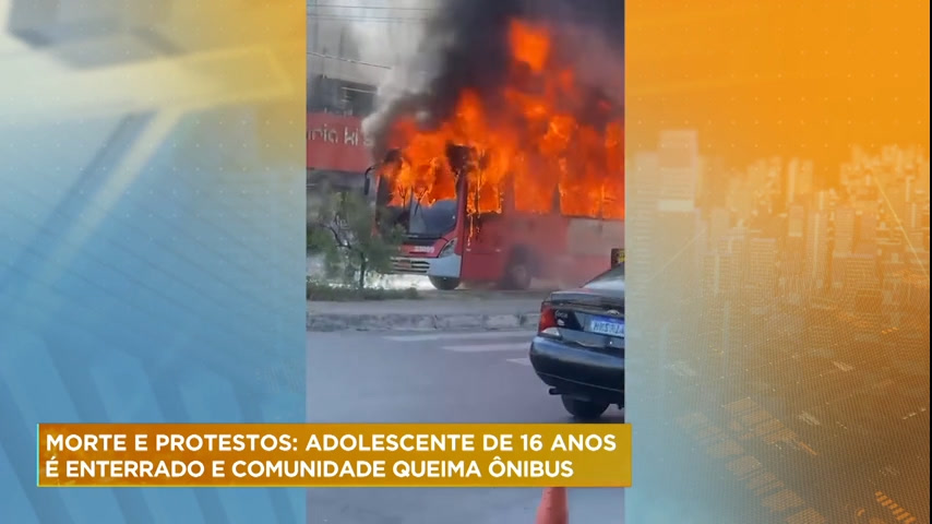Vídeo: Adolescente de 16 anos é enterrado e comunidade queima ônibus em protesto