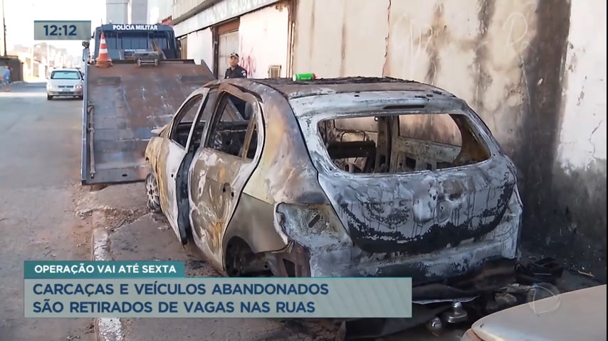 Vídeo: Governo retira carcaças de veículos abandonados nas ruas do DF
