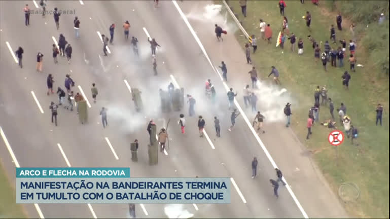 Vídeo: Indígenas protestam na rodovia dos Bandeirantes em SP