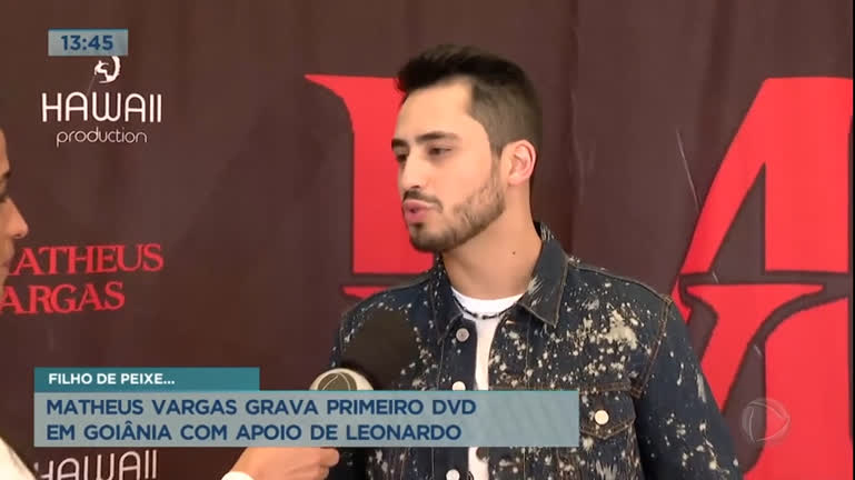 Vídeo: Matheus Vargas grava primeiro DVD em Goiânia com apoio de Leonardo