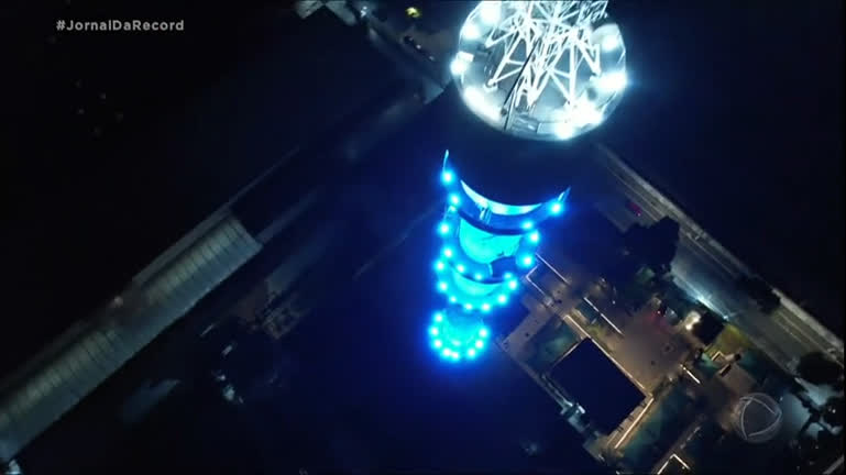 Vídeo: Torre da Record TV ganha iluminação especial em celebração aos 70 anos da emissora