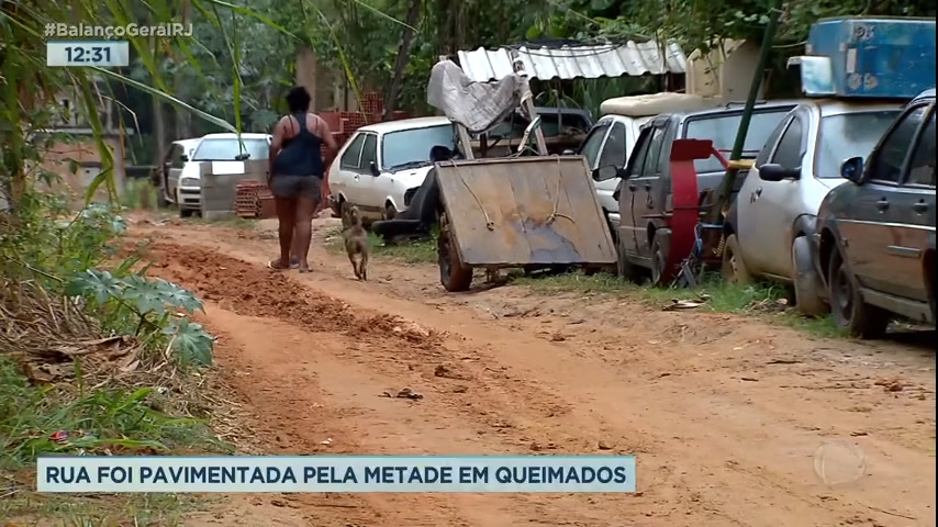 Vídeo: Moradores reclamam de abandono na pavimentação de ruas em Queimados, Baixada Fluminense