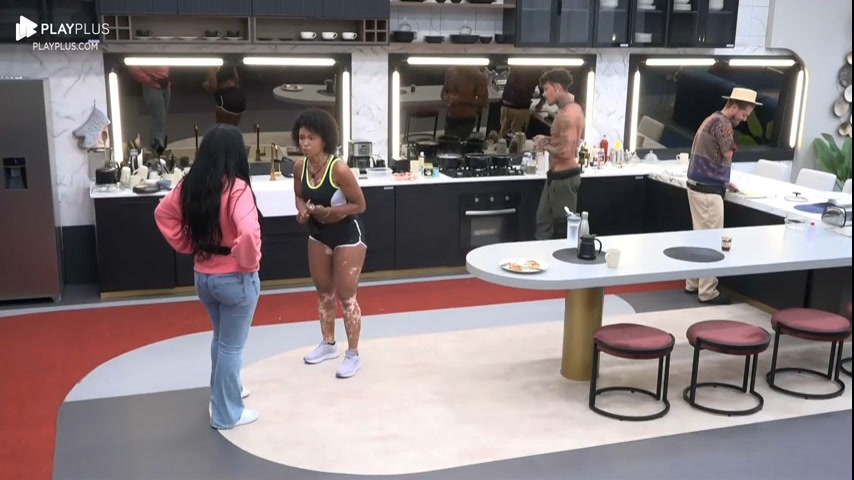 Vídeo: Janielle e Natália protagonizam briga feia na cozinha da Mansão | A Grande Conquista