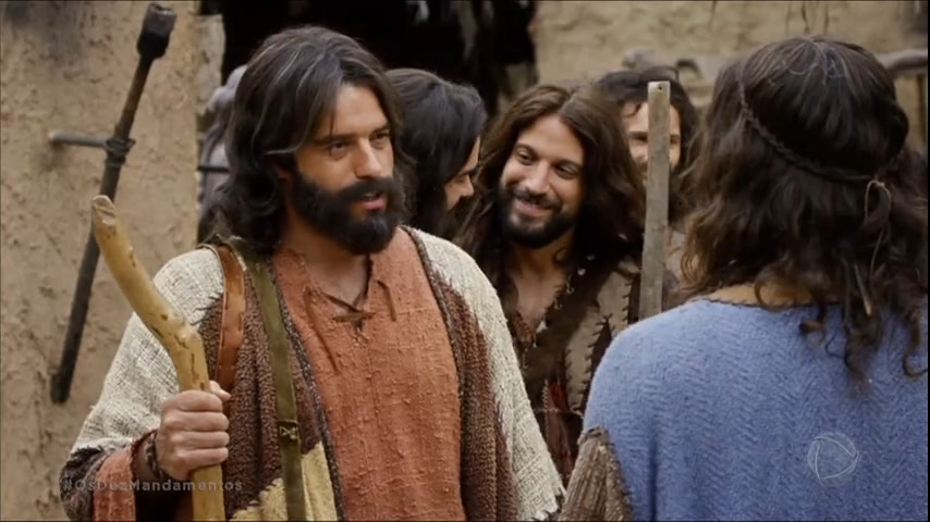 Vídeo: Moisés retorna após cumprir missão e dá um recado de Deus ao povo hebreu | Os Dez Mandamentos