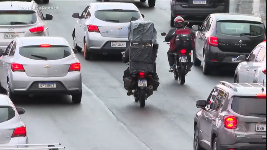 Vídeo: Motos representam apenas 6% das multas em São Paulo; especialistas apontam menor fiscalização