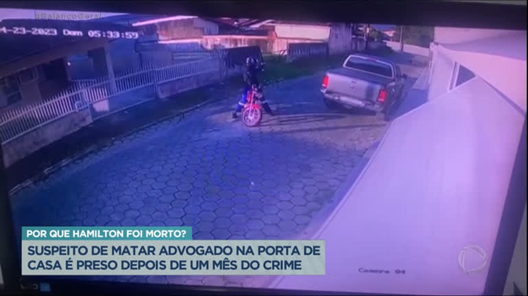 Vídeo: Suspeito de matar advogado na porta de casa é preso em SC