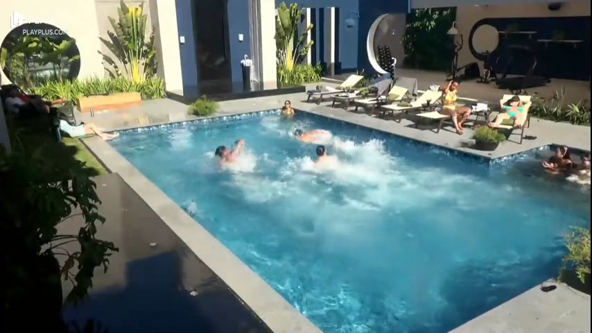 Vídeo: Jogadores se divertem em disputa de natação | A Grande Conquista
