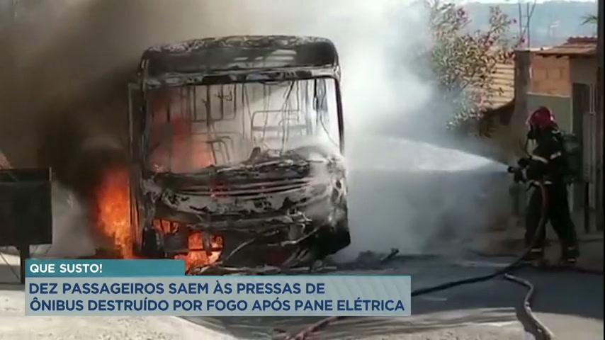 Vídeo: Ônibus é destruído após incêndio em Vespasiano, na Grande BH