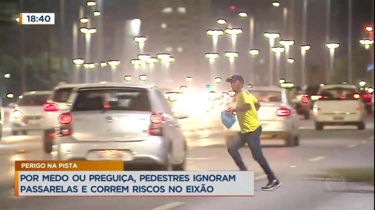 Vídeo: Pedestres ignoram passarelas e correm riscos no Eixão