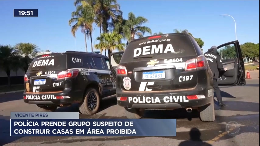 Vídeo: Polícia prende grupo suspeito de construir casas em área proibida