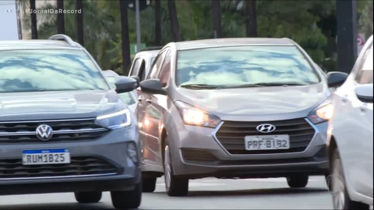 Vídeo: Acidentes com carros automáticos levantam debate sobre necessidade de treinamento