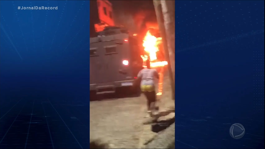 Vídeo: Rio: policiamento na comunidade do Bateau Mouche é reforçado após carro da polícia ser incendiado