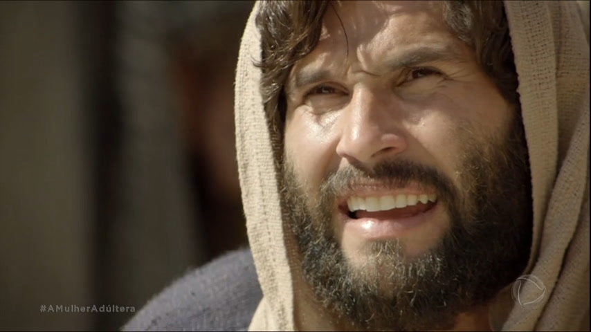 Vídeo: Jesus diz aos acusadores de Laila: "Aquele de vocês que nunca pecou, que atire a primeira pedra"