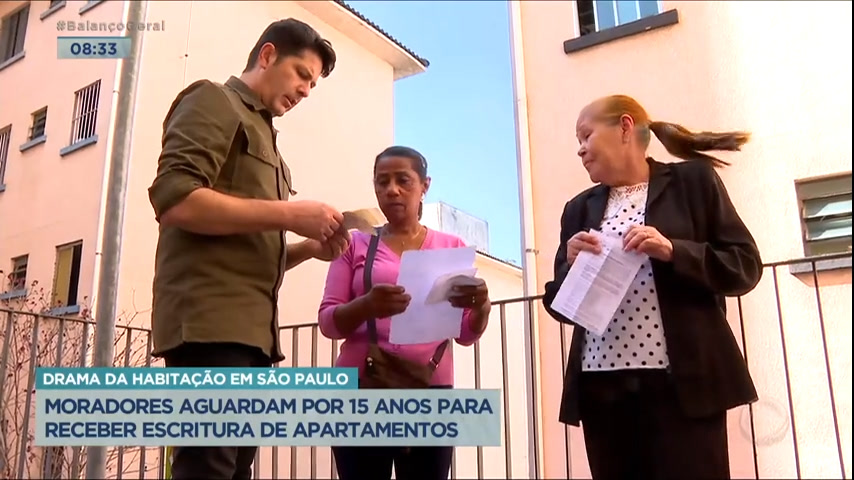 Vídeo: Moradores esperam há 15 anos para receber escrituras de apartamentos