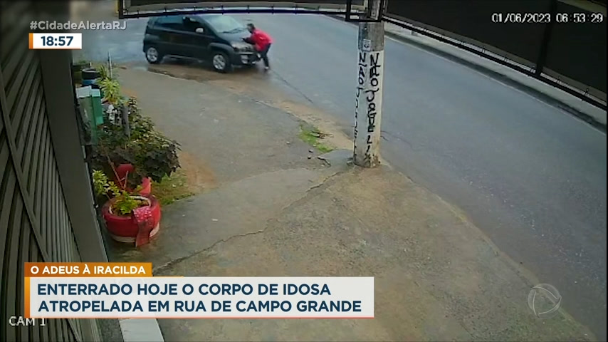 Vídeo: Corpo de idosa atropelada e arrastada por carro é enterrado na zona oeste do Rio