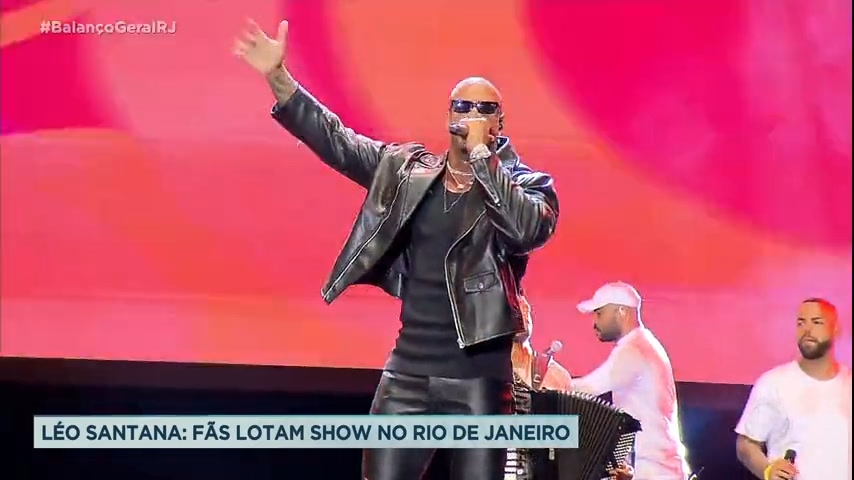 Vídeo: Fãs lotam show do cantor Léo Santana no Rio de Janeiro