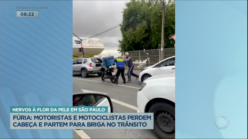 Dúvidas no Trânsito: estacionar em ponto de ônibus é punido com perda de 4  pontos na CNH e multa - RecordTV - R7 Balanço Geral Manhã RJ
