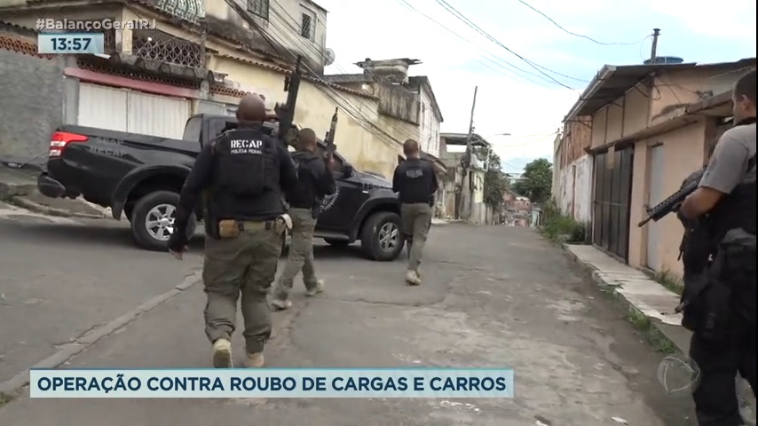 Vídeo: Polícia faz operação contra roubo de cargas e carros no morro do Chapadão, na zona norte do Rio