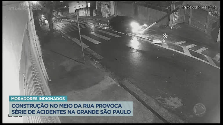 Vídeo: Balança Povão : Desnível em asfalto causa diversos acidentes em rua na região metropolitana de SP