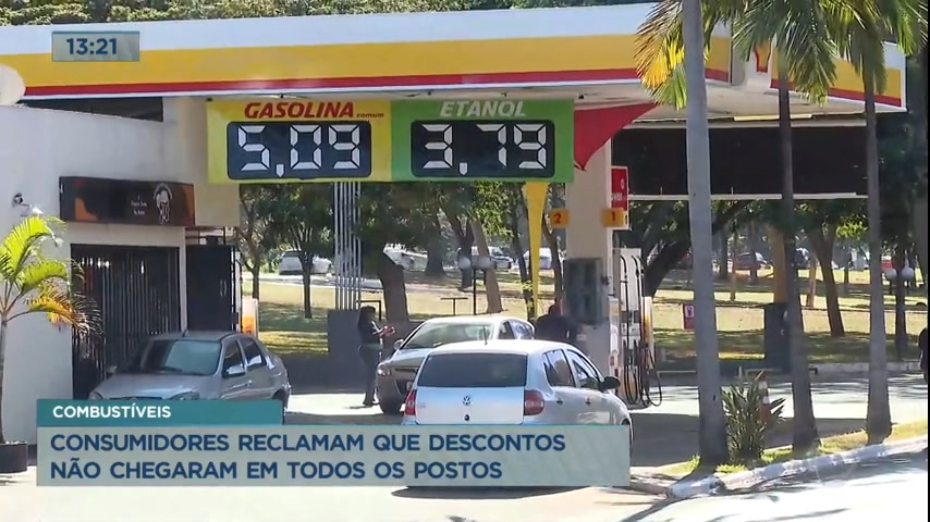 Vídeo: Consumidores reclamam que descontos não chegaram em postos de gasolina