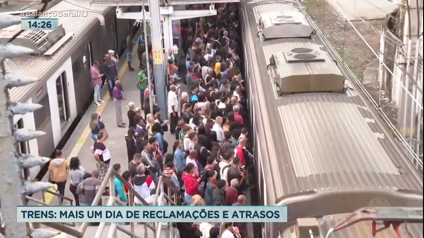 Vídeo: Passageiros reclamam dos atrasos nos trens do Rio