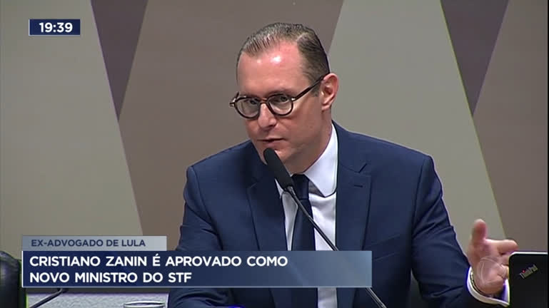 Vídeo: Cristiano Zanin é aprovado como novo ministro do STF