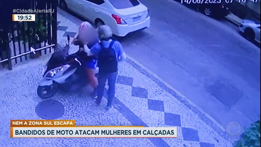 Vídeo: Assaltantes de moto atacam pedestres na zona sul do Rio