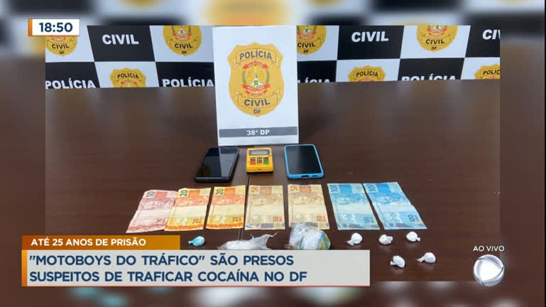 Vídeo: Motoboys são presos suspeitos de traficar cocaína no DF