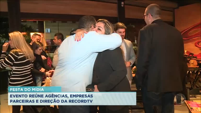 Vídeo: Dia do Mídia reúne empresários e casting da RecordTV Litoral