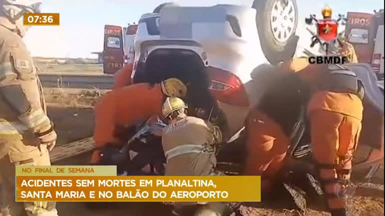 Vídeo: Motorista bate carro em arvore é fica preso às ferragens próximo ao aeroporto de Brasília