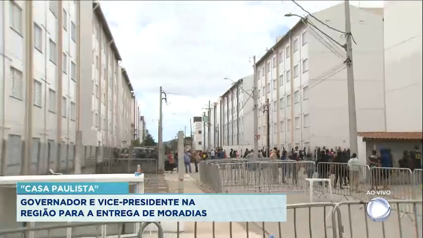 Vídeo: Alckmin e Tarcísio entregam apartamentos em São Vicente