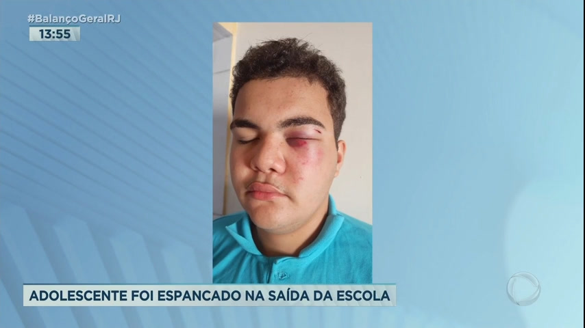 Vídeo: Adolescente é espancado na saída da escola na Baixada Fluminense