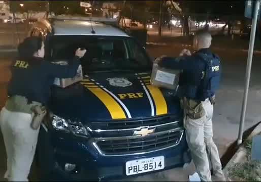 Vídeo: PRF apreende 24kg de cocaína em fiscalização na BR 060