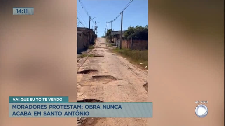 Vídeo: Moradores protestam por tempo de obra em Santo Antônio