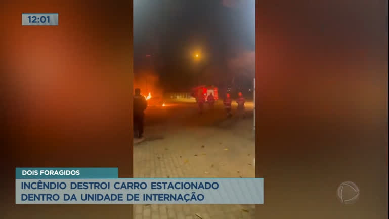 Vídeo: Membros de facção colocam fogo em carro em unidade de internação