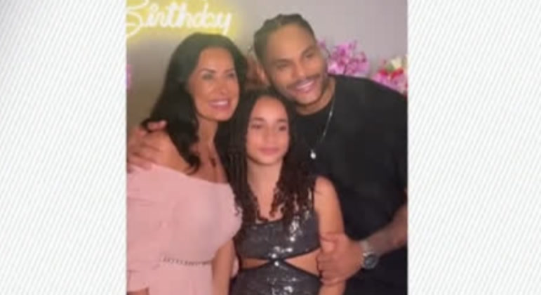 Vídeo: Scheila Carvalho e Tony Salles comemoram 13 anos da filha
