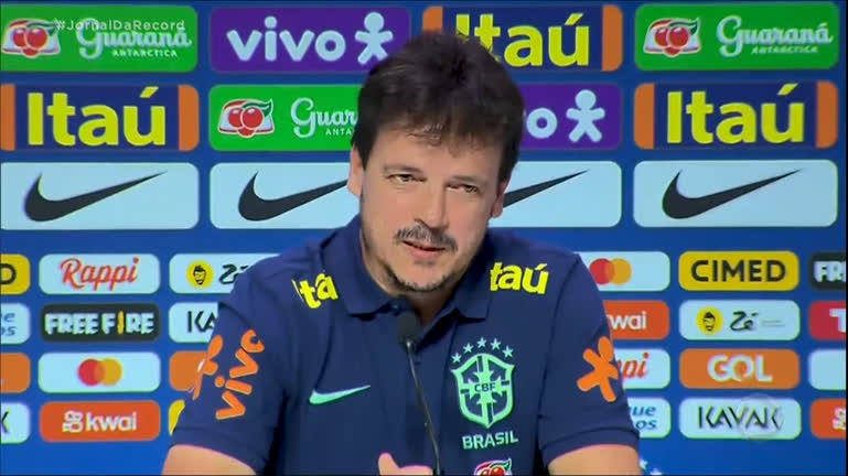 Vídeo: Fernando Diniz nega conflito de interesses por conciliar trabalho na seleção e no Fluminense